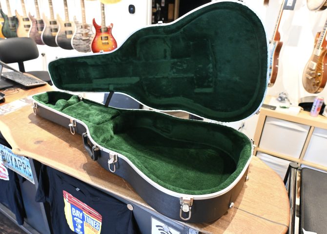 Martin D-28 Dreadnought Acoustic 2009