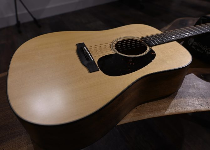 Martin Standard Series D-18 Satin Natural #373