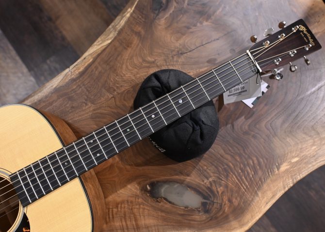 Martin Standard Series D-18 Satin Natural #373