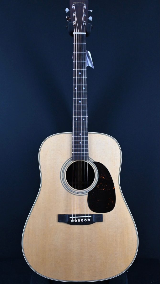 Martin Standard Series D-28 Natural #689