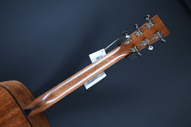 Martin Standard Series D-18 Satin Natural #373