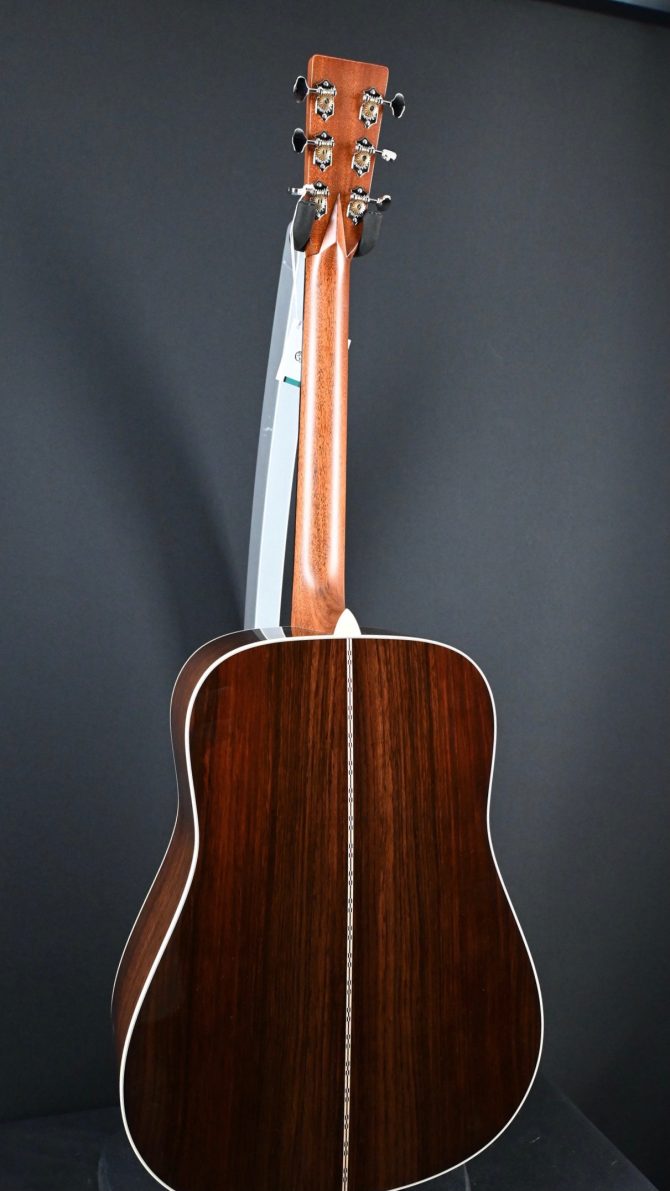 Martin Standard Series D-28 Natural #689