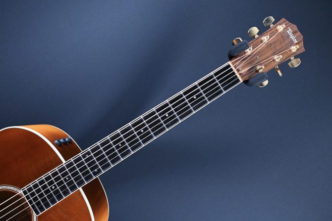 Taylor GA6 Grand Auditorium Sunburst Acoustic Guitar 2007
