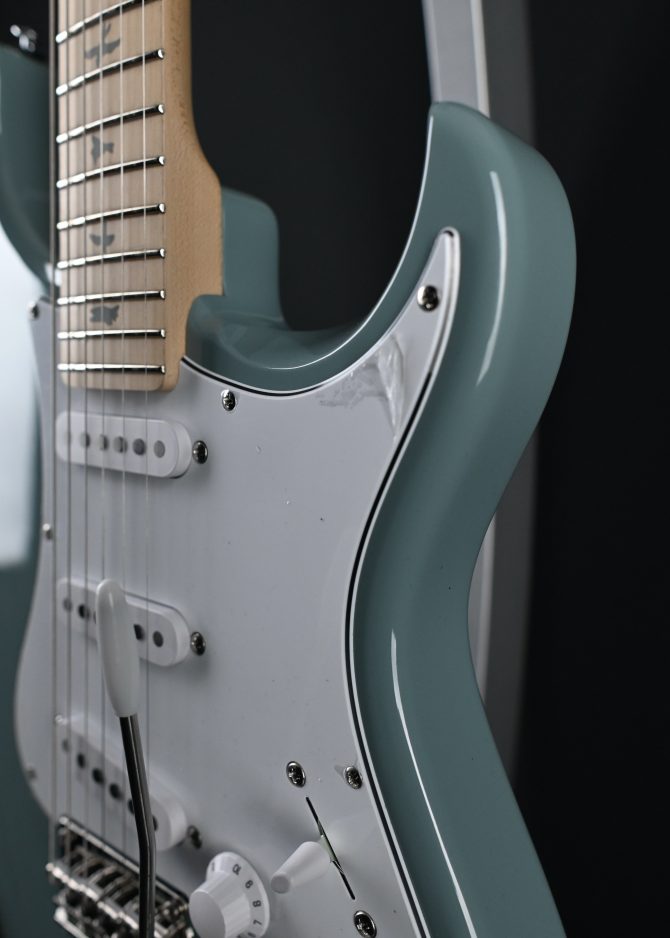 PRS SE Silver Sky Maple Stone Blue #428