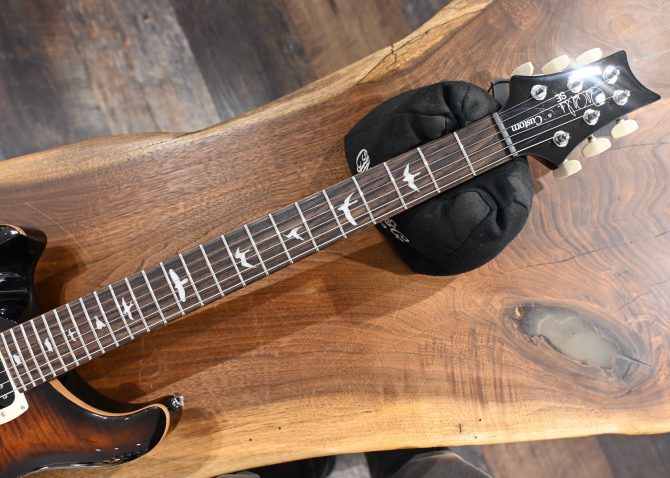 PRS SE Custom 24 "Lefty" Black Gold Sunburst #081