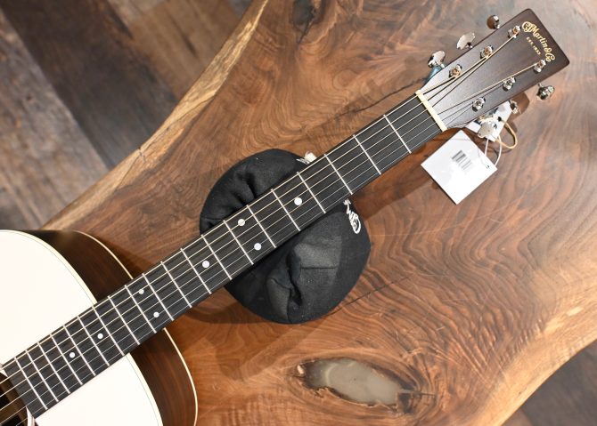 Martin J-16E Cream Jumbo Acoustic #622
