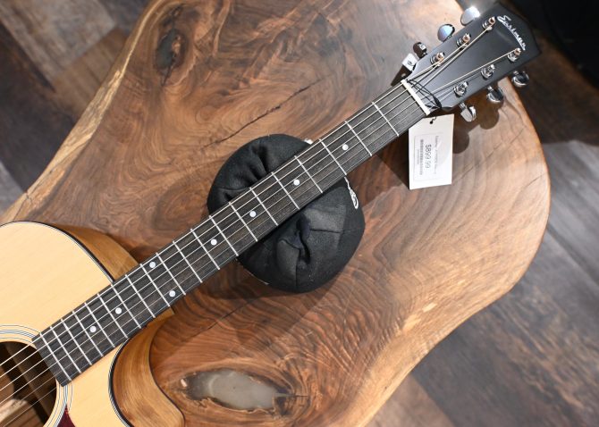Eastman AC222CE Natural Grand Auditorium #511