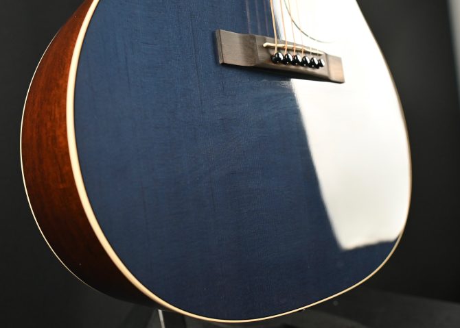 Martin 00L-16E Blue Denim #663