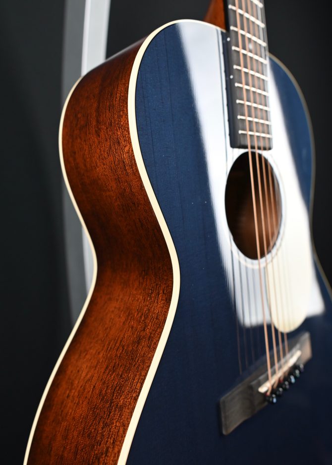 Martin 00L-16E Blue Denim #663