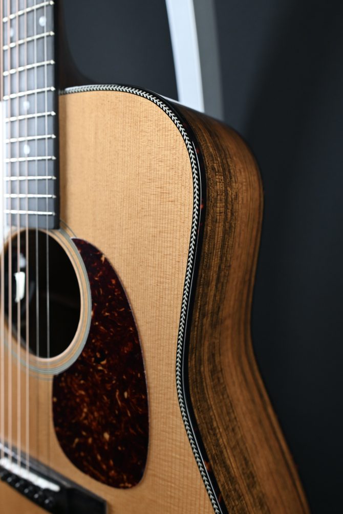 Eastman E3D Deluxe Thermo-Cure Natural Dreadnought #556