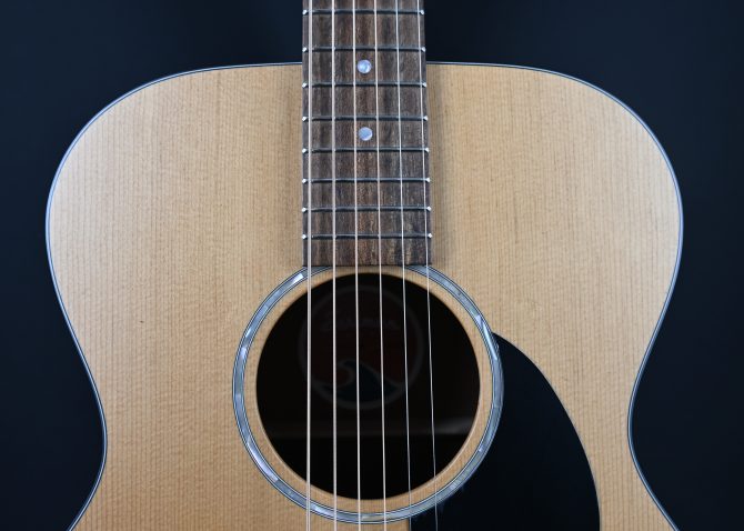 Eastman PCH1-OM Orchestra Model Natural #280