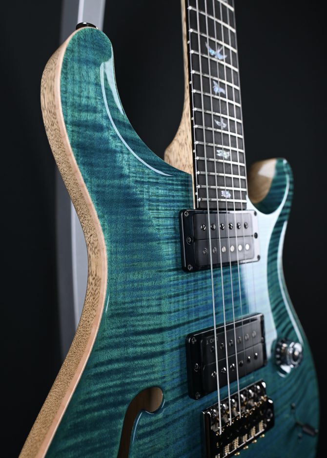 PRS Wood Library Custom 24 Semi-Hollow One-Piece Artist Grade Top Laguna #010