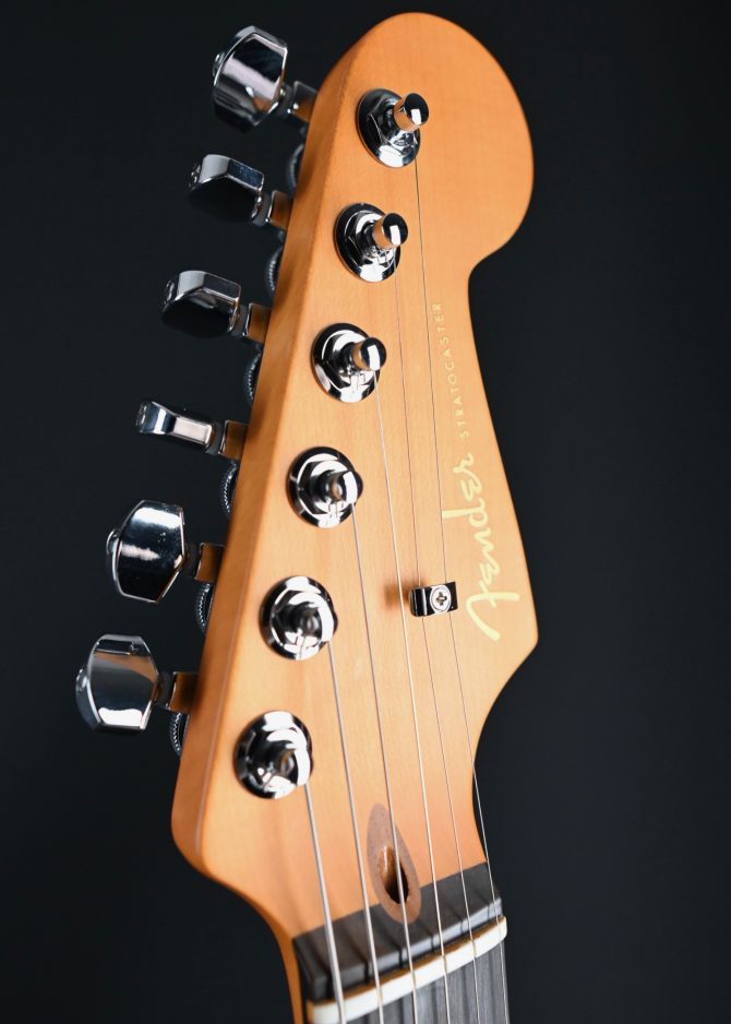 Fender American Ultra II Stratocaster Noble Blue 2024