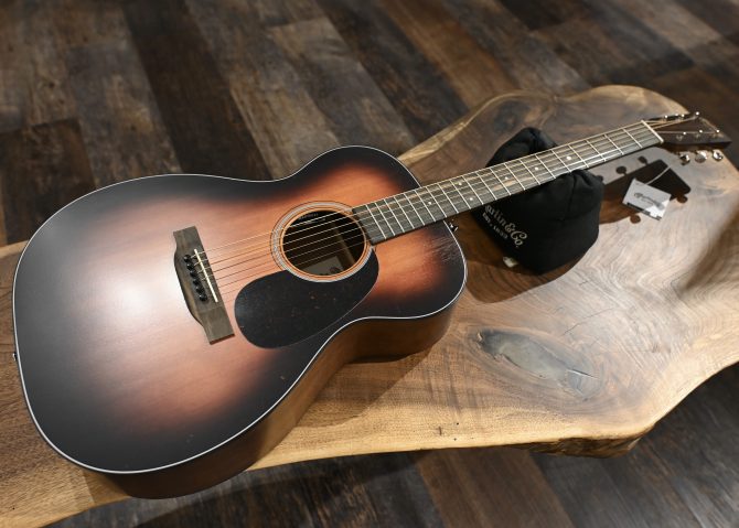 Martin 00-10E Retro Joe Bonamassa